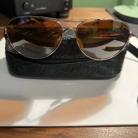 Oakley FEEDBACK Aviator Sunglasses with Case - Picture 1 of 8